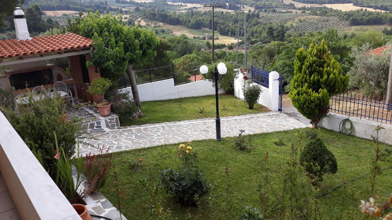 Σπίτι Στο Βουνό Αλλά Μια Ανάσα Από Τη Θάλασσα Villa Paleochori Exteriör bild